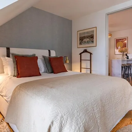 Graca Deluxe With View Balcony By Lovelystay Apartment